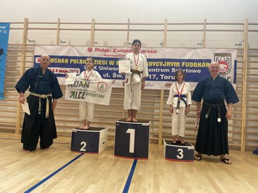 Medale wieluńskich karateków w Toruniu