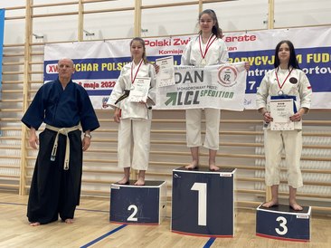 Medale wieluńskich karateków w Toruniu