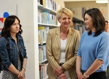 Uczniowie z Gromadzic prezentują swoje prace w Powiatowej Bibliotece Publicznej w Wieluniu