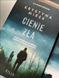 Pisarka Krystyna Mirek gościem biblioteki miejskiej w Wieluniu