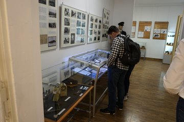 Noc Muzeów w Praszce: nowe wystawy i „ożywiona” ciuchcia