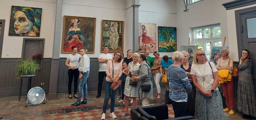 Obrazy Krzysztofa Jackiewicza na Dworcu Kulturalnym w Dąbrowie