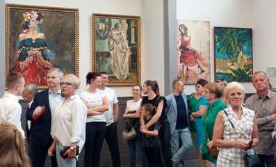 Obrazy Krzysztofa Jackiewicza na Dworcu Kulturalnym w Dąbrowie