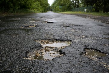 Powiat wieruszowski z dotacją na drogę Lututów – Świątkowice
