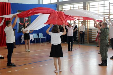 Ostrówek: rocznica nadania szkole podstawowej imienia rtm. Witolda Pileckiego