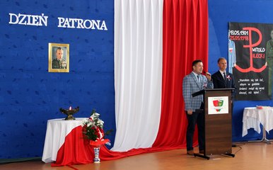 Ostrówek: rocznica nadania szkole podstawowej imienia rtm. Witolda Pileckiego