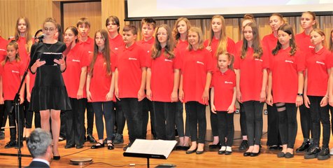 Chór Powiatowego Młodzieżowego Domu Kultury i Sportu w Wieluniu świętował 15-lecie swojej działalności