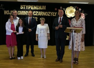 Stypendium wójta gminy Czarnożyły trafiło w tym roku do 49 uczniów