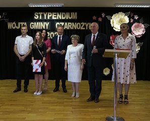 Stypendium wójta gminy Czarnożyły trafiło w tym roku do 49 uczniów