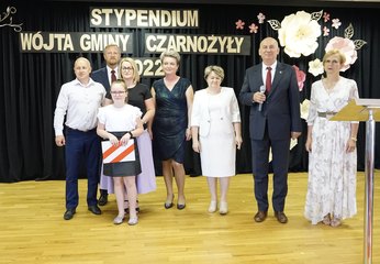 Stypendium wójta gminy Czarnożyły trafiło w tym roku do 49 uczniów