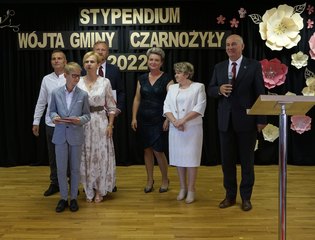 Stypendium wójta gminy Czarnożyły trafiło w tym roku do 49 uczniów