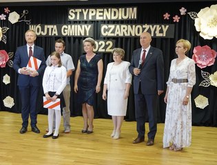 Stypendium wójta gminy Czarnożyły trafiło w tym roku do 49 uczniów