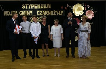 Stypendium wójta gminy Czarnożyły trafiło w tym roku do 49 uczniów