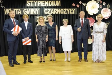 Stypendium wójta gminy Czarnożyły trafiło w tym roku do 49 uczniów