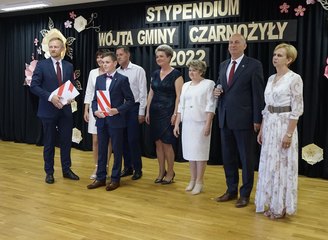 Stypendium wójta gminy Czarnożyły trafiło w tym roku do 49 uczniów