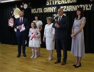 Stypendium wójta gminy Czarnożyły trafiło w tym roku do 49 uczniów