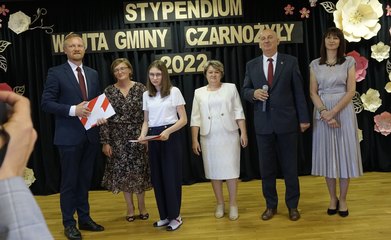 Stypendium wójta gminy Czarnożyły trafiło w tym roku do 49 uczniów