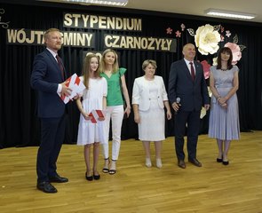 Stypendium wójta gminy Czarnożyły trafiło w tym roku do 49 uczniów