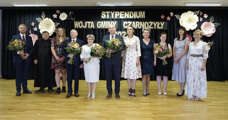 Stypendium wójta gminy Czarnożyły trafiło w tym roku do 49 uczniów