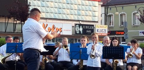 Koncert muzyki filmowej i rozrywkowej na placu Legionów w Wieluniu