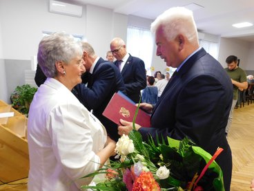 Złote Gody w gminie Ostrówek. Medale prezydenta RP przyznane dla 21 par