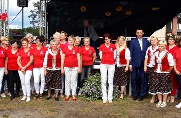 Piknik rodzinny połączony z otwarciem świetlicy wiejskiej w Toporowie