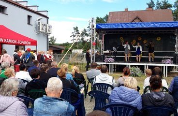 Piknik rodzinny połączony z otwarciem świetlicy wiejskiej w Toporowie