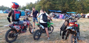 Setki motocyklistów na zlocie w Konopnicy