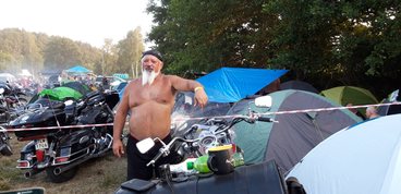 Setki motocyklistów na zlocie w Konopnicy