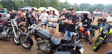 Setki motocyklistów na zlocie w Konopnicy