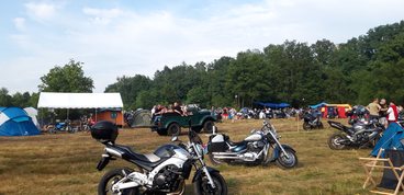 Setki motocyklistów na zlocie w Konopnicy