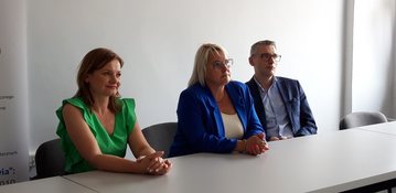 „To urządzenie to krok w przyszłość” - Fundacja „Dla zdrowia” kupiła KTG dla wieluńskiego szpitala