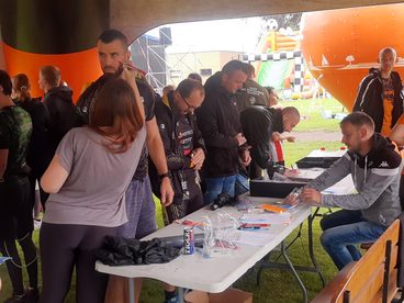 Galewice: ekstremalny bieg mimo deszczu przyciągnął tłumy zawodników