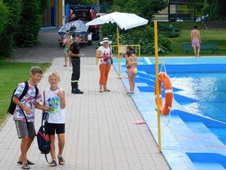 Akcja „Wypoczywaj bezpiecznie nad wodą” na wieluńskim basenie