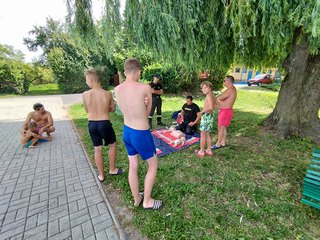 Akcja „Wypoczywaj bezpiecznie nad wodą” na wieluńskim basenie