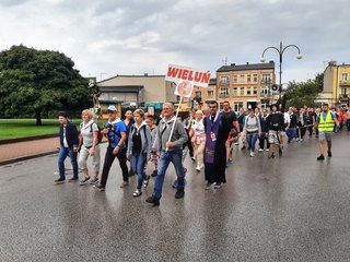 Wieluńscy pielgrzymi od świtu w drodze
