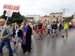 Wieluńscy pielgrzymi od świtu w drodze