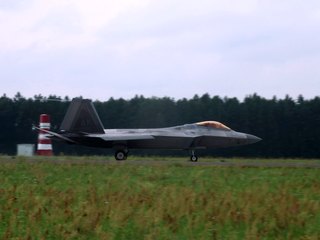 Samoloty F-22 wzmocnieniem wschodniej flanki NATO