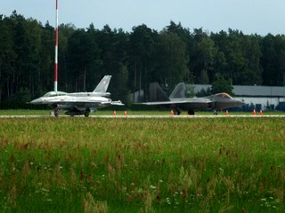 Samoloty F-22 wzmocnieniem wschodniej flanki NATO