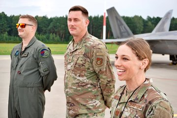 Samoloty F-22 wzmocnieniem wschodniej flanki NATO