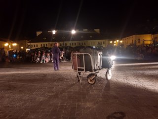 Wieluń: wyjątkowy spektakl „Eurydyka” w wykonaniu Teatru Biuro Podróży