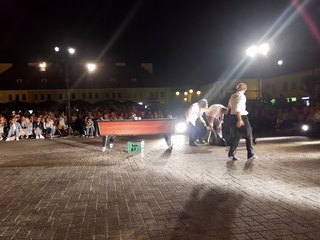 Wieluń: wyjątkowy spektakl „Eurydyka” w wykonaniu Teatru Biuro Podróży