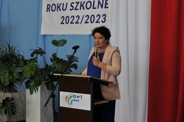 Powiatowa inauguracja roku szkolnego 2022/2023 odbyła się w Zespole Szkół nr 1 w Wieluniu