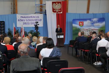 Powiatowa inauguracja roku szkolnego 2022/2023 odbyła się w Zespole Szkół nr 1 w Wieluniu
