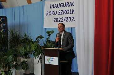 Powiatowa inauguracja roku szkolnego 2022/2023 odbyła się w Zespole Szkół nr 1 w Wieluniu