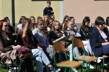 W Zespole Szkół nr 1 w Wieluniu powstał ogród deszczowy
