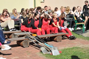 W Zespole Szkół nr 1 w Wieluniu powstał ogród deszczowy