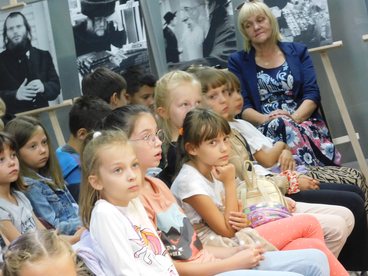Autor książki „Dawno temu w Wieluniu” gościł dziś w bibliotece miejskiej