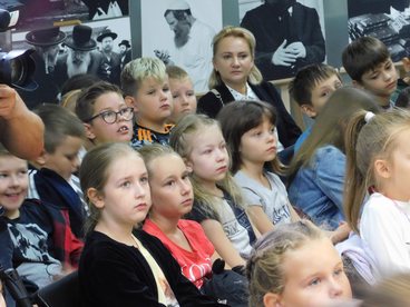 Autor książki „Dawno temu w Wieluniu” gościł dziś w bibliotece miejskiej
