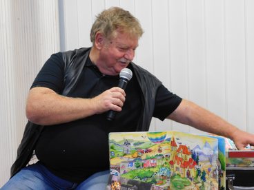 Autor książki „Dawno temu w Wieluniu” gościł dziś w bibliotece miejskiej